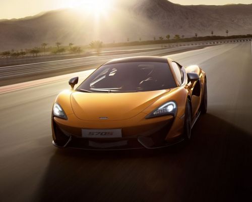 570s 3.8 V8 570hp (425kW) 600Nm